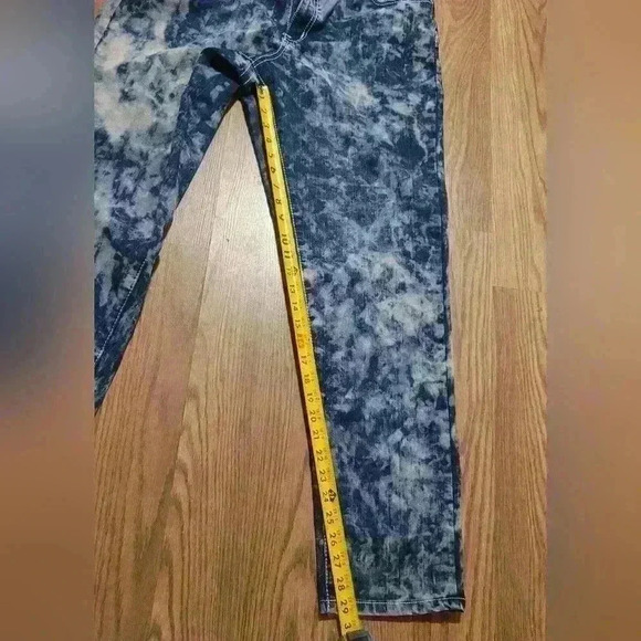 Acid-Wash Jeans with Embellished Back Pockets by Rebel 25 Denim - Picture 10 of 11